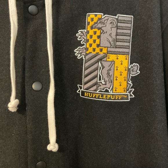 Harry Potter Hufflepuff Logo Hooded Varsity Wool Blend Jacket - Picture 4 of 12